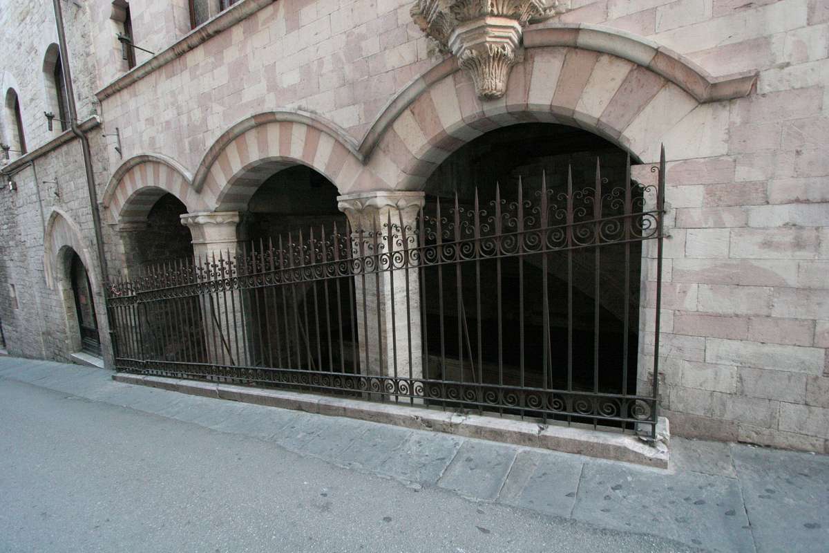 The entrance to the bath was down a (another) steep hill