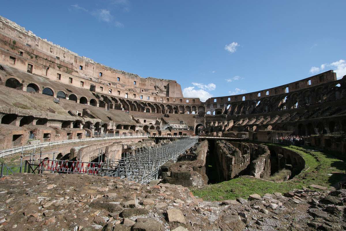 The cross on the left marks where the Emperor's Box was. Fittingly, opposite was the Vestal Virgins' Box ...