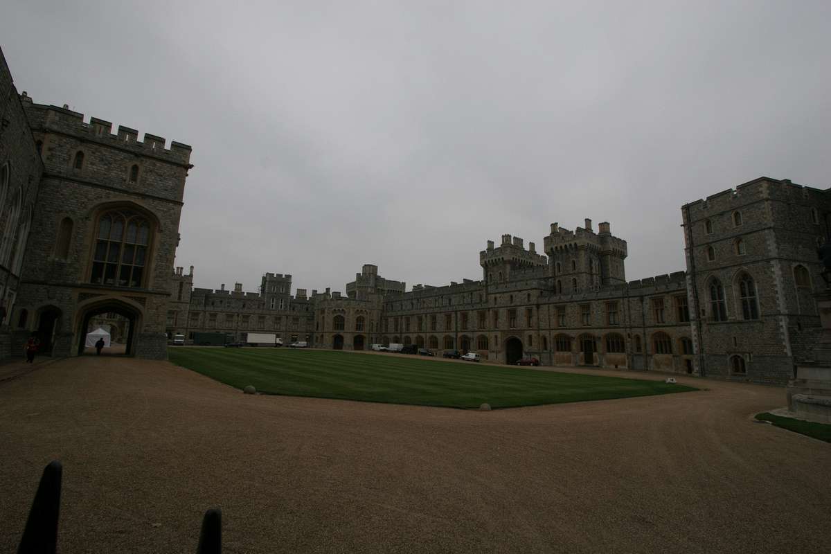 Main square - the Queen lives in the wing on the right when here